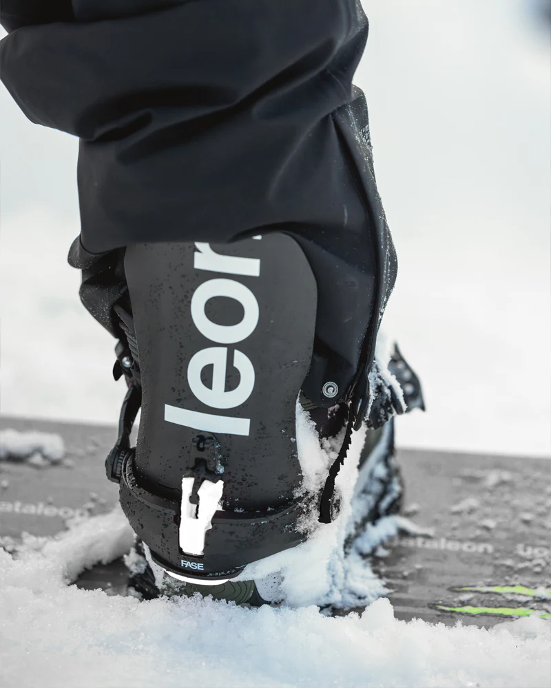 Blaster AsymWrap™ FASE® Snowboard Bindings - Image 9