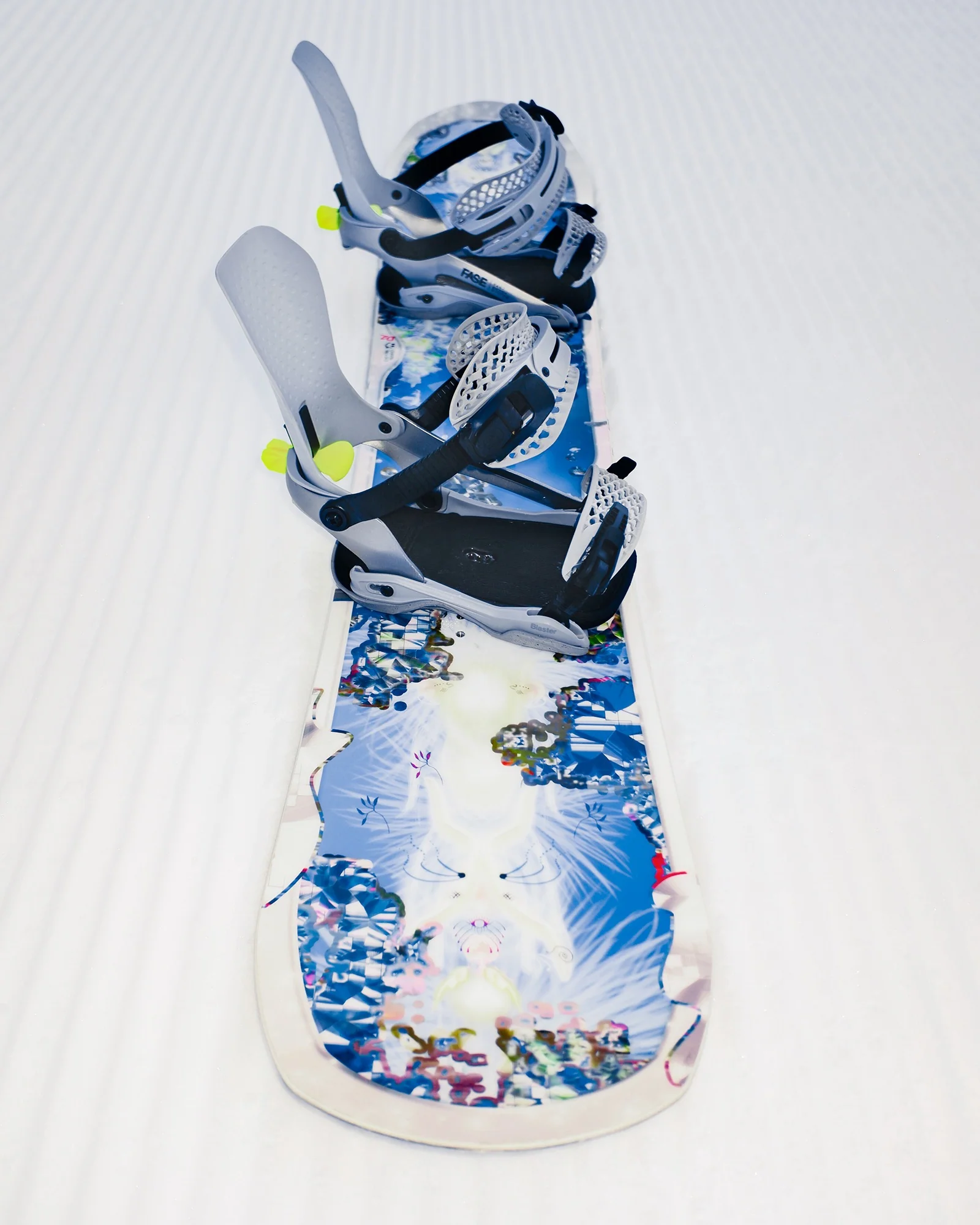 Distortia Women's Snowboard - Image 6